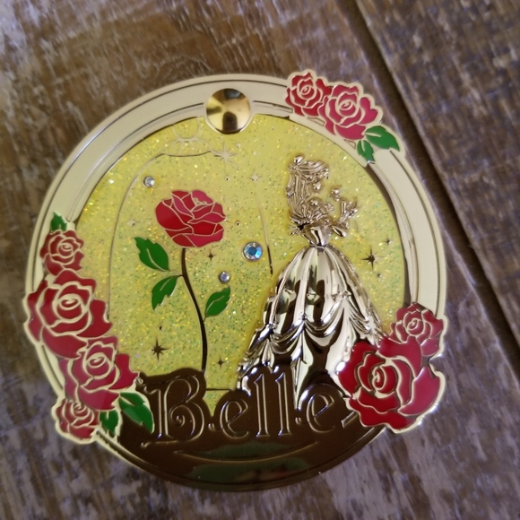 NIB- Tokyo Disney's Belle Compact Mirror - Picture 1 of 4